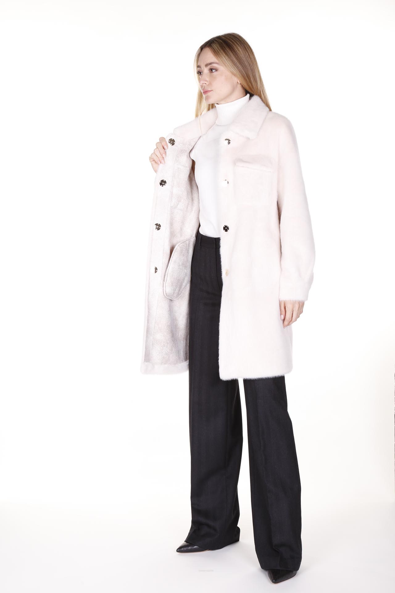 Violanti, Cappotto